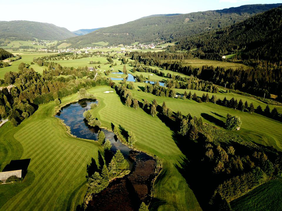 Blick auf den Golfplatz Spielberg beim Golfurlaub Österreich